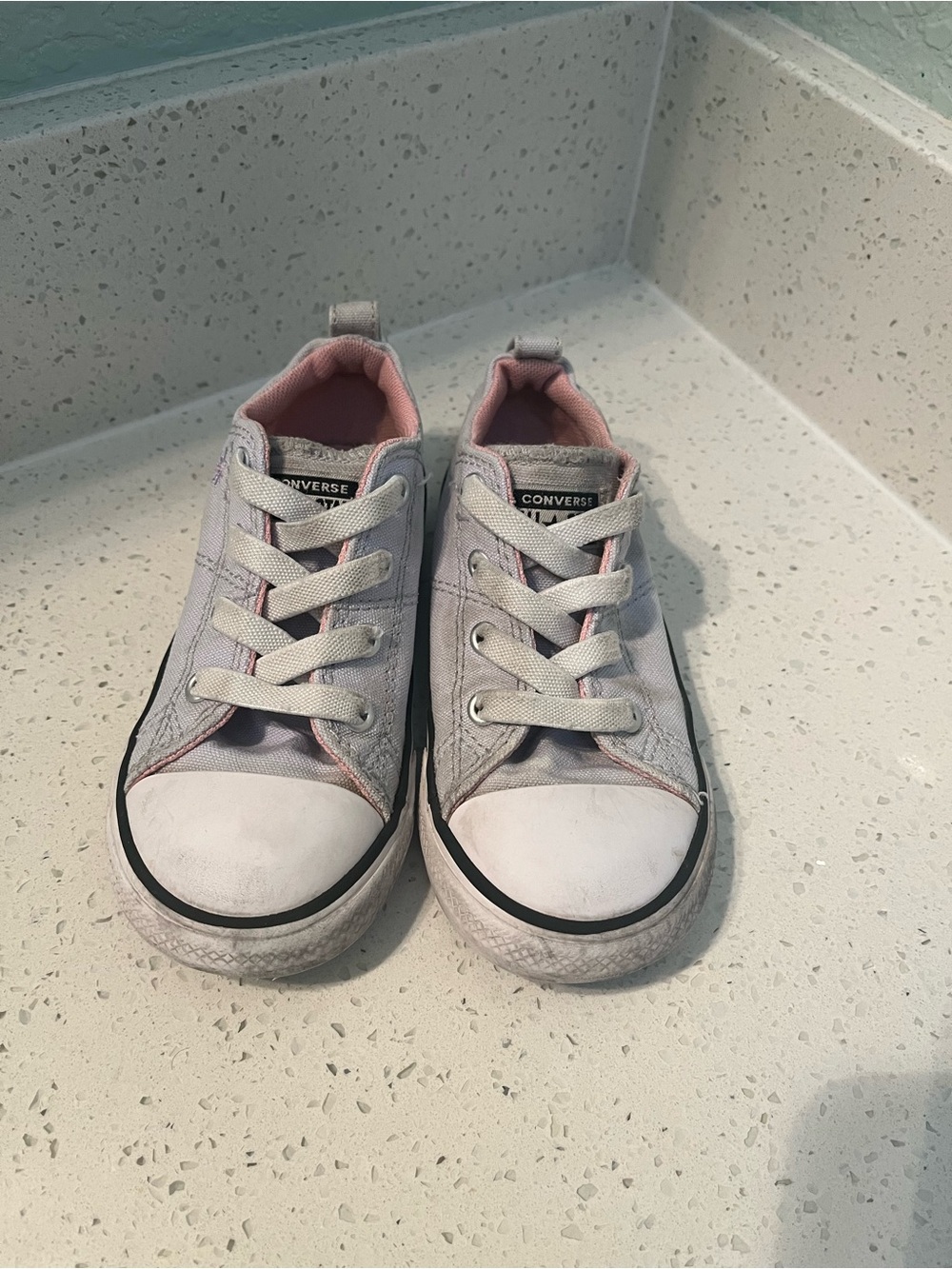 Converse Kids Low-Top Sneakers in Light purple with Pink Lining